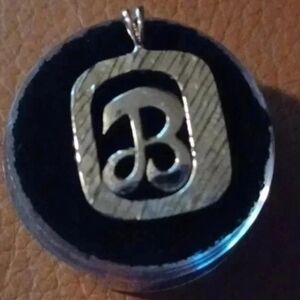 🌹Gold plated letter pendant "B"
